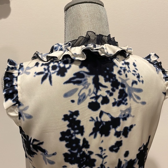 Top - Picture 6 of 11